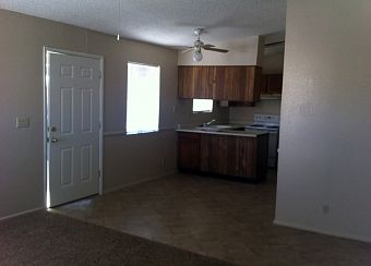 Kitchen/Dining room BEFORE new flooring