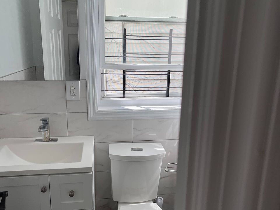 2nd image of 941 McLean Ave #3
