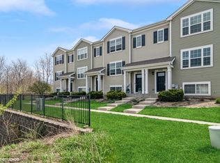 2310 Aurora Dr, Hampshire, IL 60140