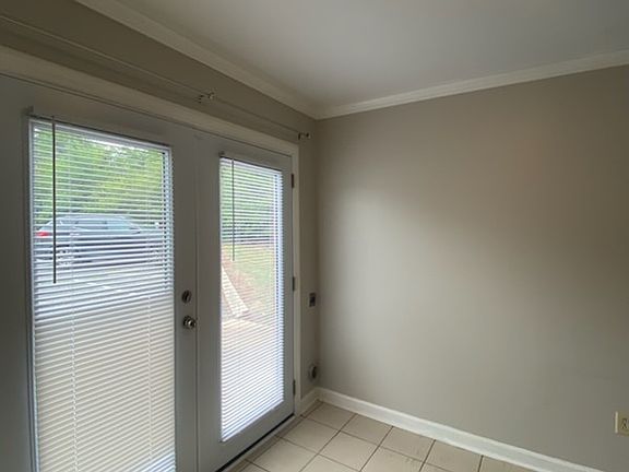 2nd image of 1110 Arbor Dr #1