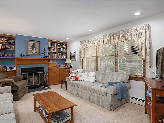 4th image of 74 Halwill Dr
