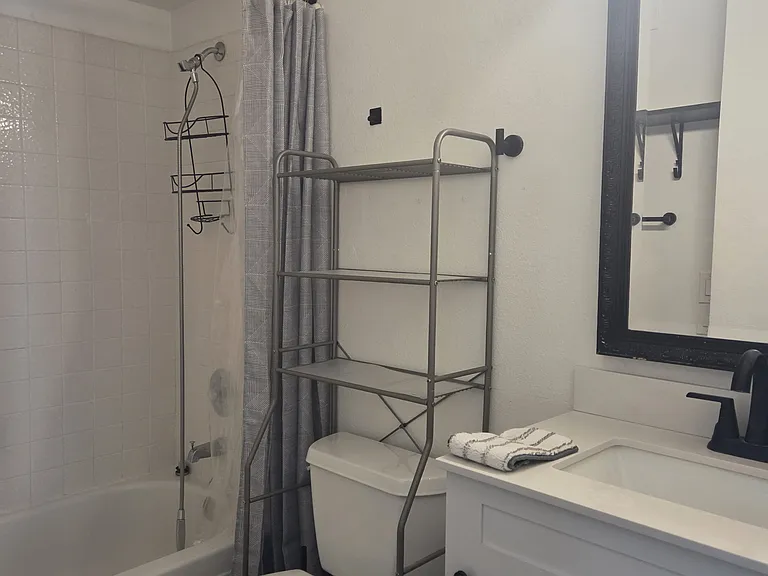 1050 E Washington Ave E #61 — Photo 3