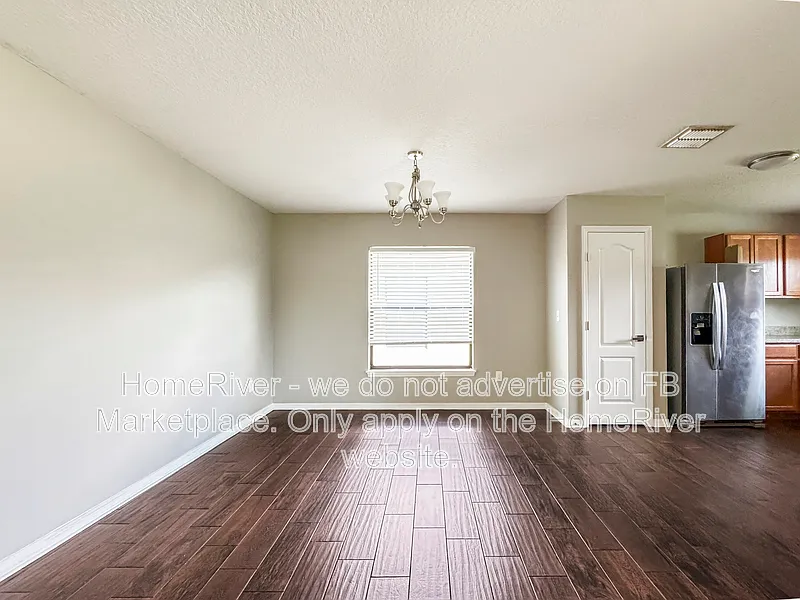 3 bed, 2.0 bath, 1629 sqft, $2,095 — Photo 4
