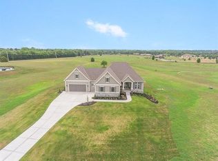 17953 Sunset Dr, Olathe, KS 66062