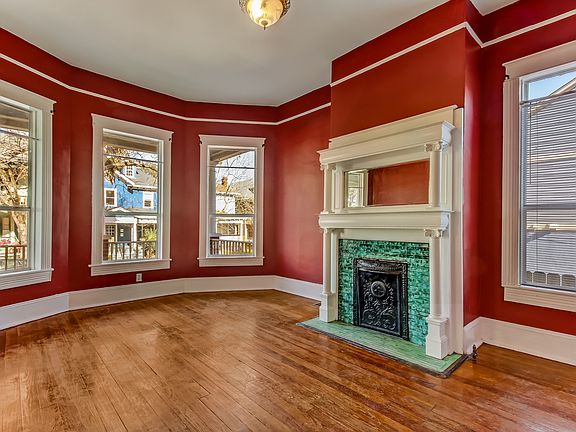 4th image of 527 E Waldburg St