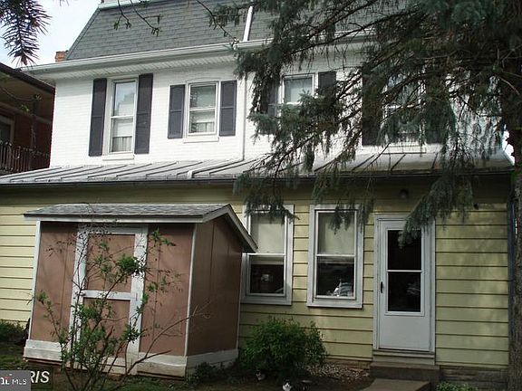 2nd image of 16 N Queen St