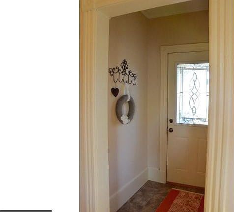 2nd image of 1123 Woodbridge St