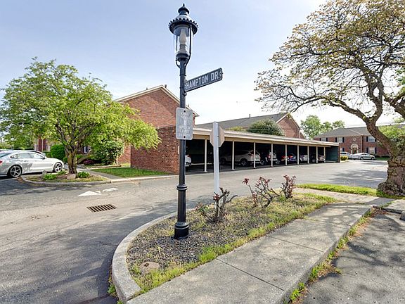 2nd image of 204 Hampton Dr