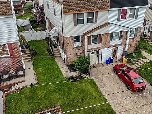 2nd image of 10907 Templeton Dr