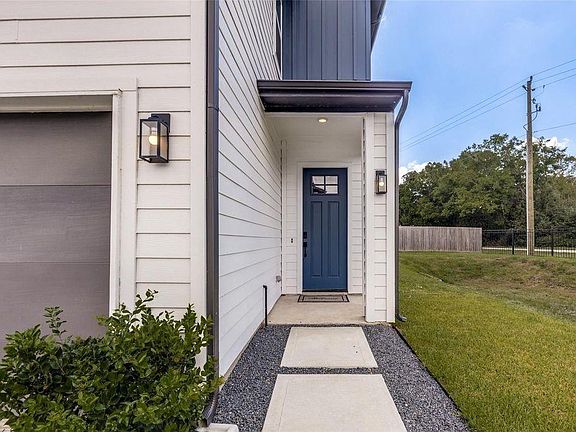 2nd image of 13131 Perennial Springs Dr