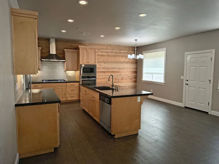 1377 Browning St — Photo 20
