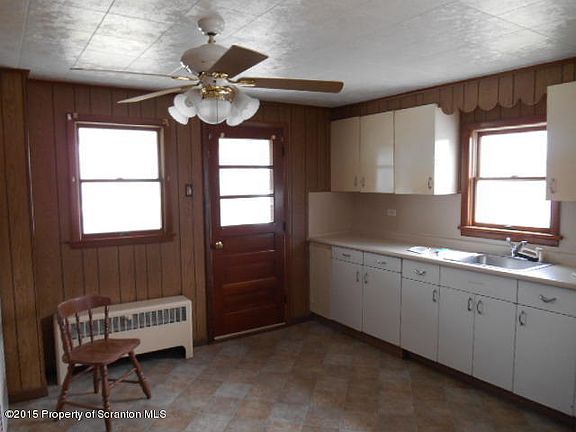 3rd image of 518 Pancoast St