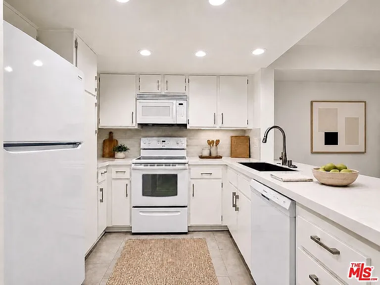 10590 Wilshire Blvd #704 — Photo 7