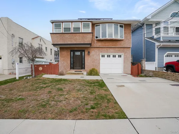 179 California Place N, Island Park, NY 11558