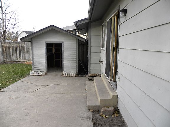 3rd image of 1386 Country Manor Dr