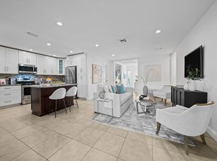 318 SW 33rd Ave, Deerfield Beach, FL 33442