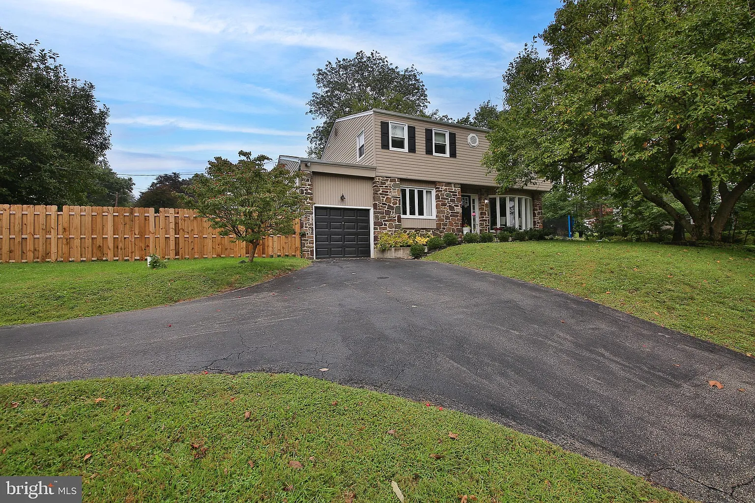 103 Red Rambler Dr photo 1