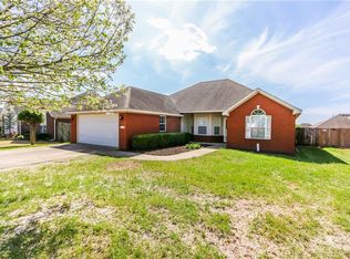 2556 Orchard St, Springdale, AR 72764