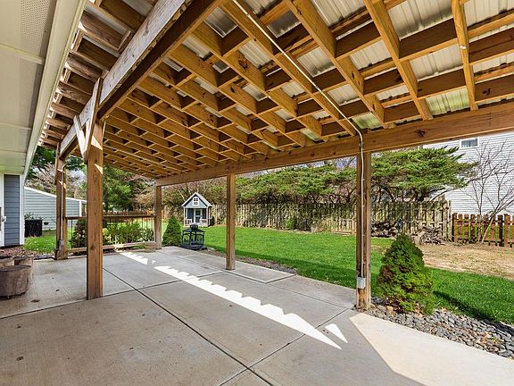 5th image of 1882 Chimney Hill Ct