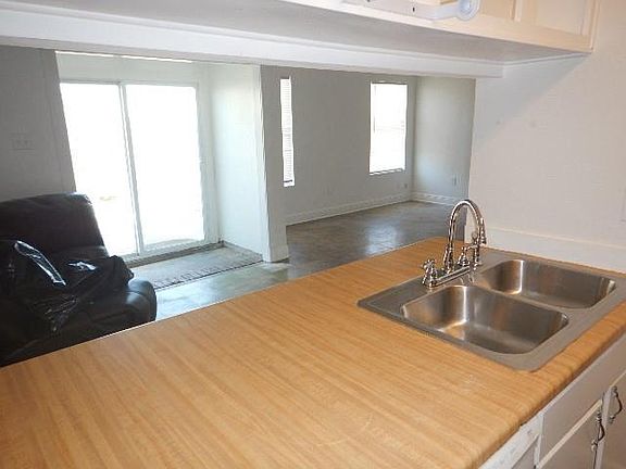 3rd image of 5219 Cross Creek Dr