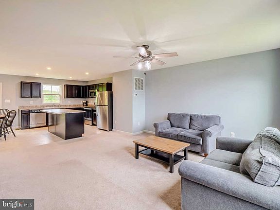 4th image of 2246 Sedgwick Dr