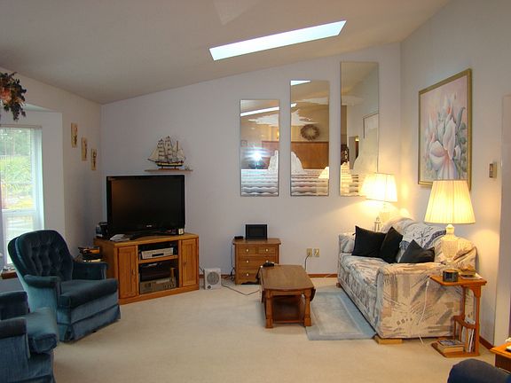 5th image of 474 Bass Ave NE