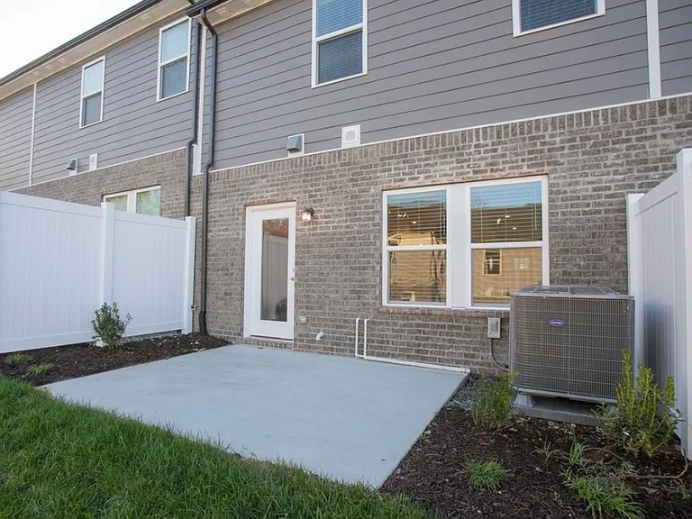 2304 Yukon Ct — Photo 26