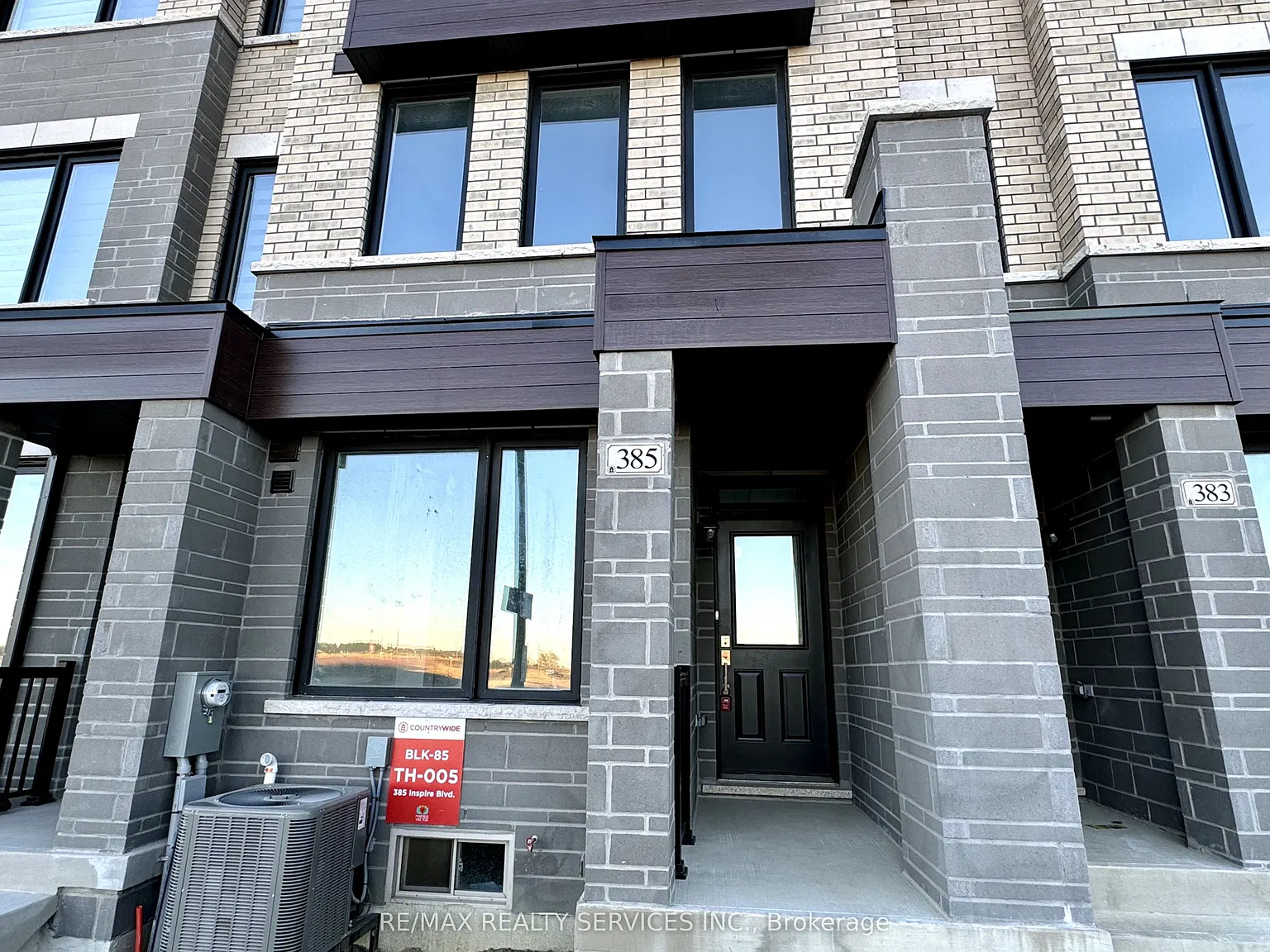 4 bed, $2,890 — Photo 2