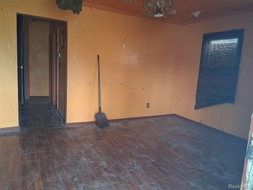 1st image of 709 E Margaret St