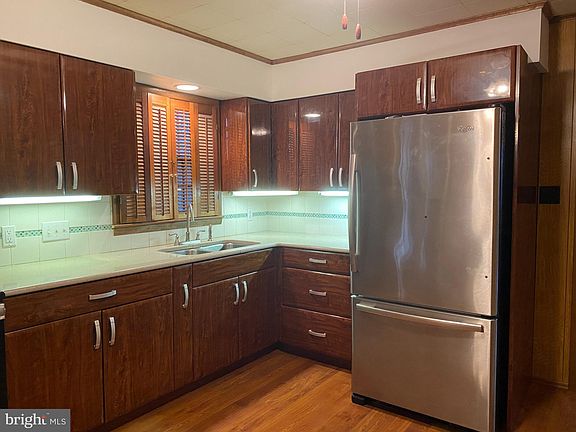 3rd image of 172 Sara Ann Ave