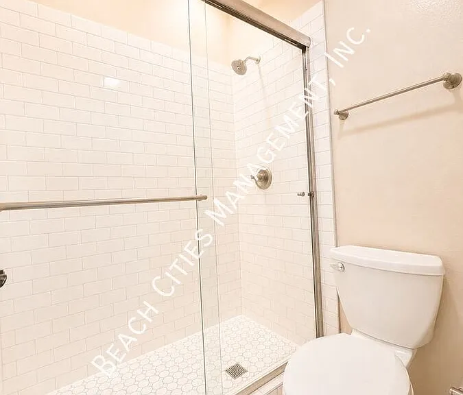 18220 Peters Ct — Photo 35