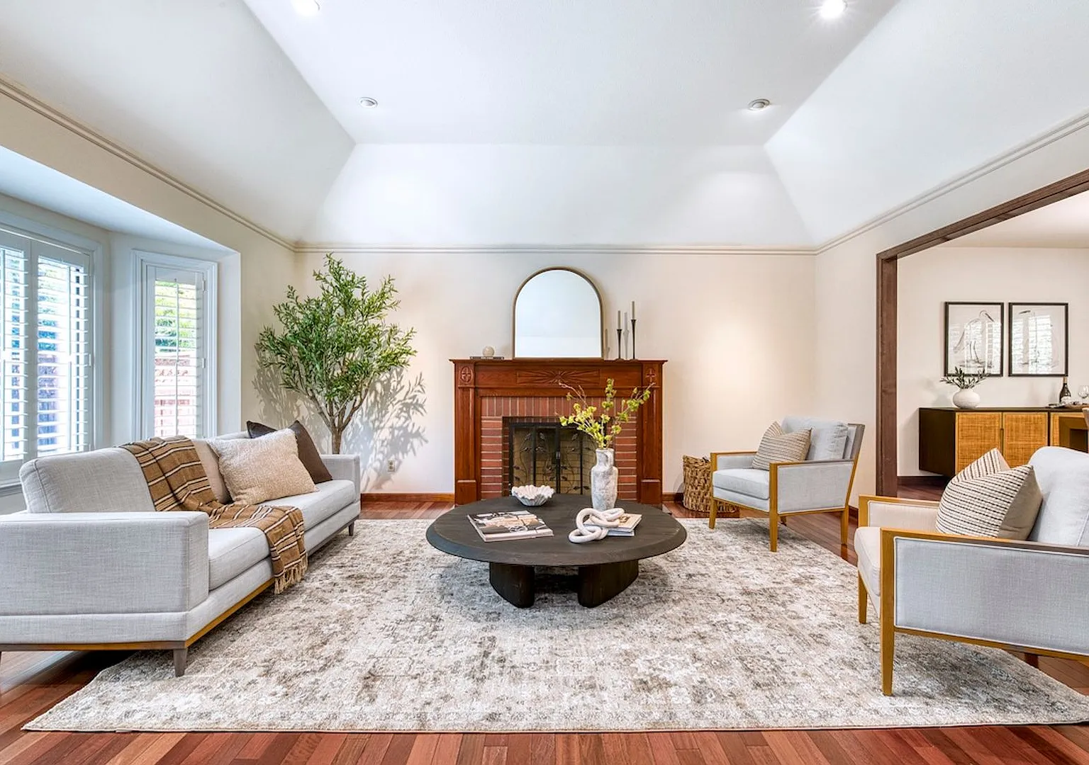 Private Pleasant Valley Retreat: 5BD/3BA on 3/4 Acre with Heated Pool and Solar — Photo 4