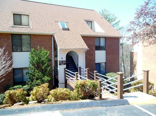 3341 Forest Ridge Rd, Roanoke, VA 24018