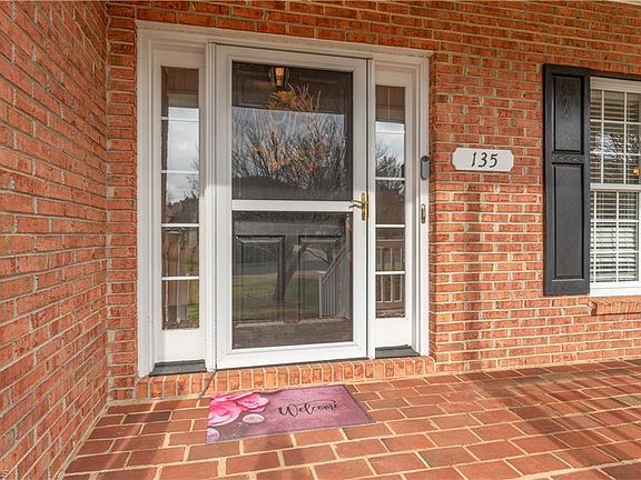 4th image of 135 Suntree Dr