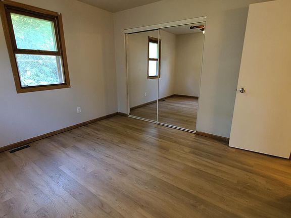 4th image of 2440 Western Ave