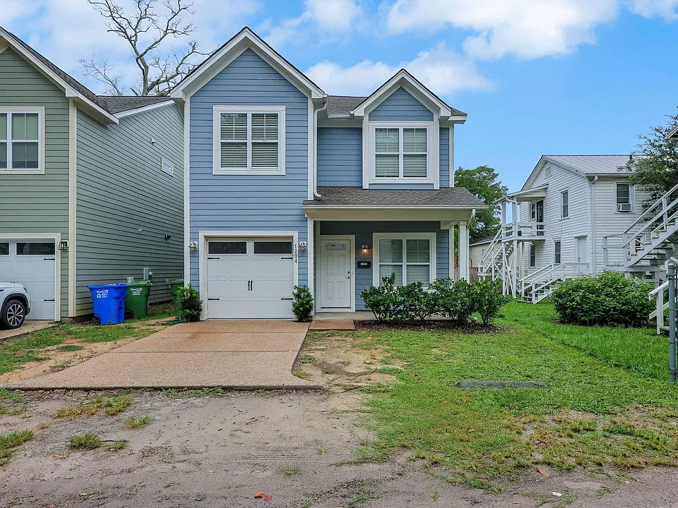 1204 Simon St