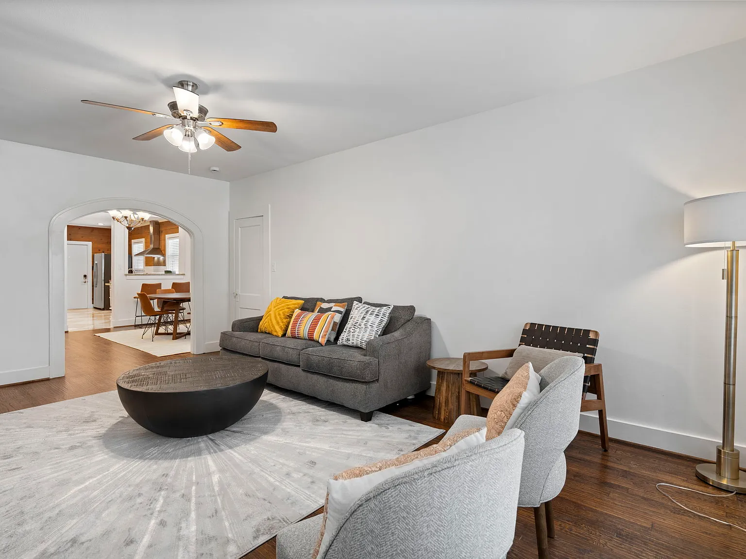 2 bed, 1400 sqft, $4,000 — Photo 3