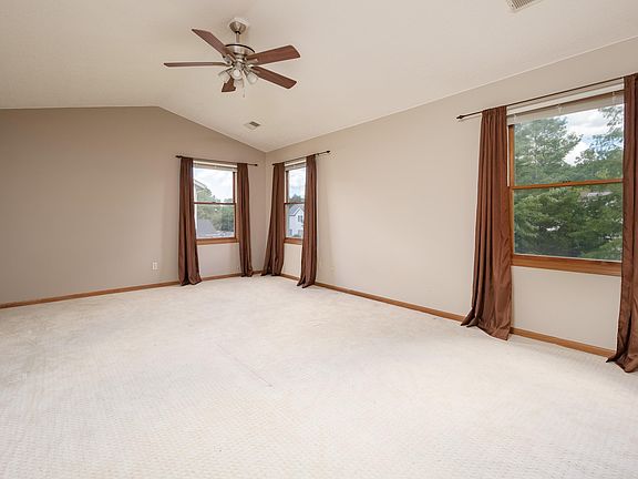 4th image of 4461 Millwood Ln
