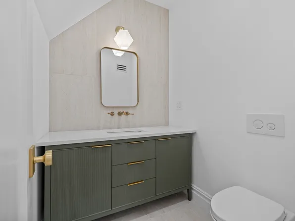 2729 Bedford Avenue image 10 of 33