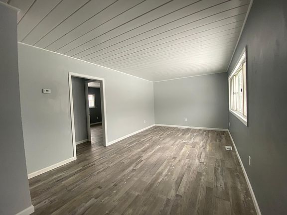 3rd image of 6392 Almont Dr