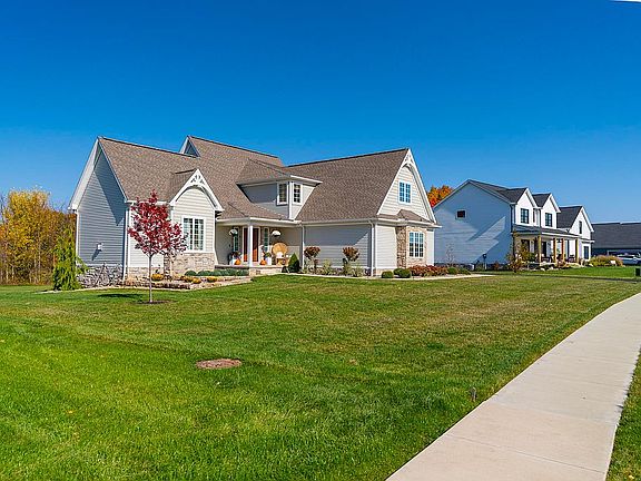 3rd image of 896 Danbury Way