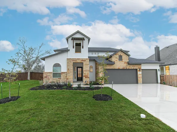 102 Kari Drive, Castroville, TX 78009