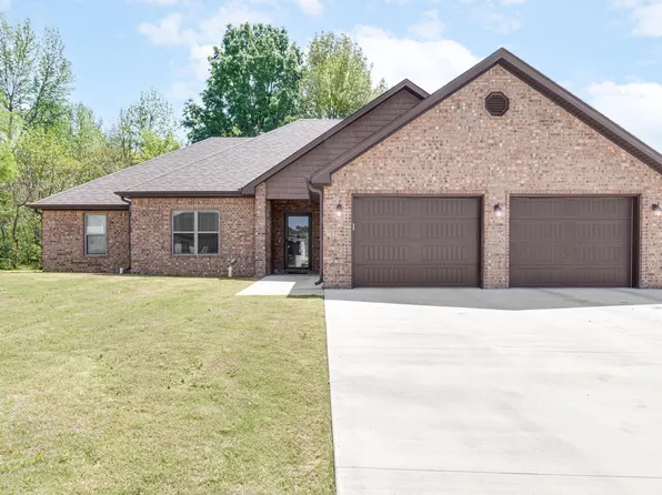 2502 Neeley Rae Cir, Paragould, AR 72450