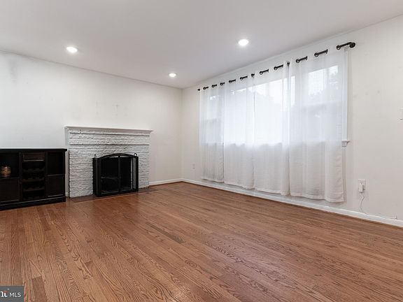4th image of 8305 Bernard Dr