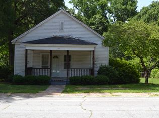 510 W Peachtree St, Woodruff, SC 29388