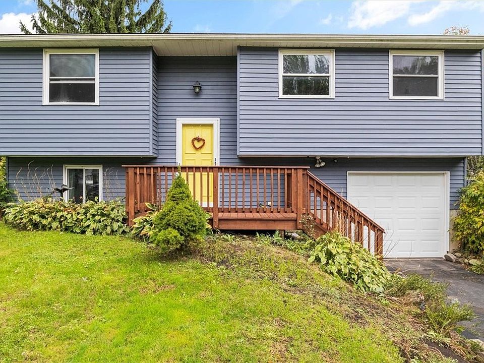 1st image of 15 Blossomdale Cir