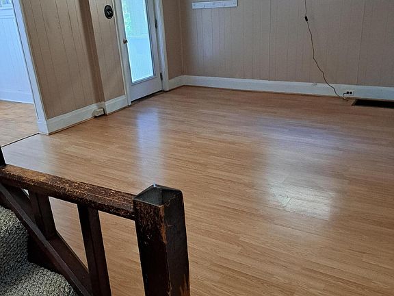 5th image of 804 Cedar St