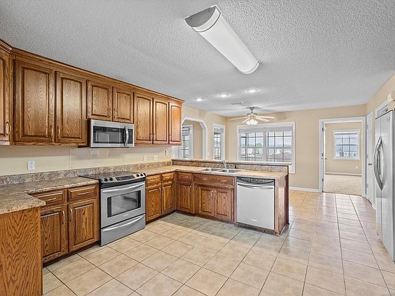 5th image of 108 Sagebrush Dr