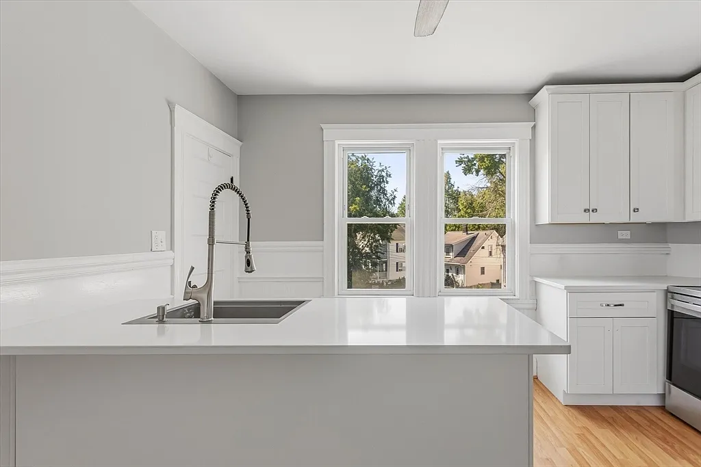 4 bed, 2.0 bath, 1500 sqft, $4,000 — Photo 3