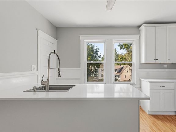 3rd image of 452 Quarry St #452
